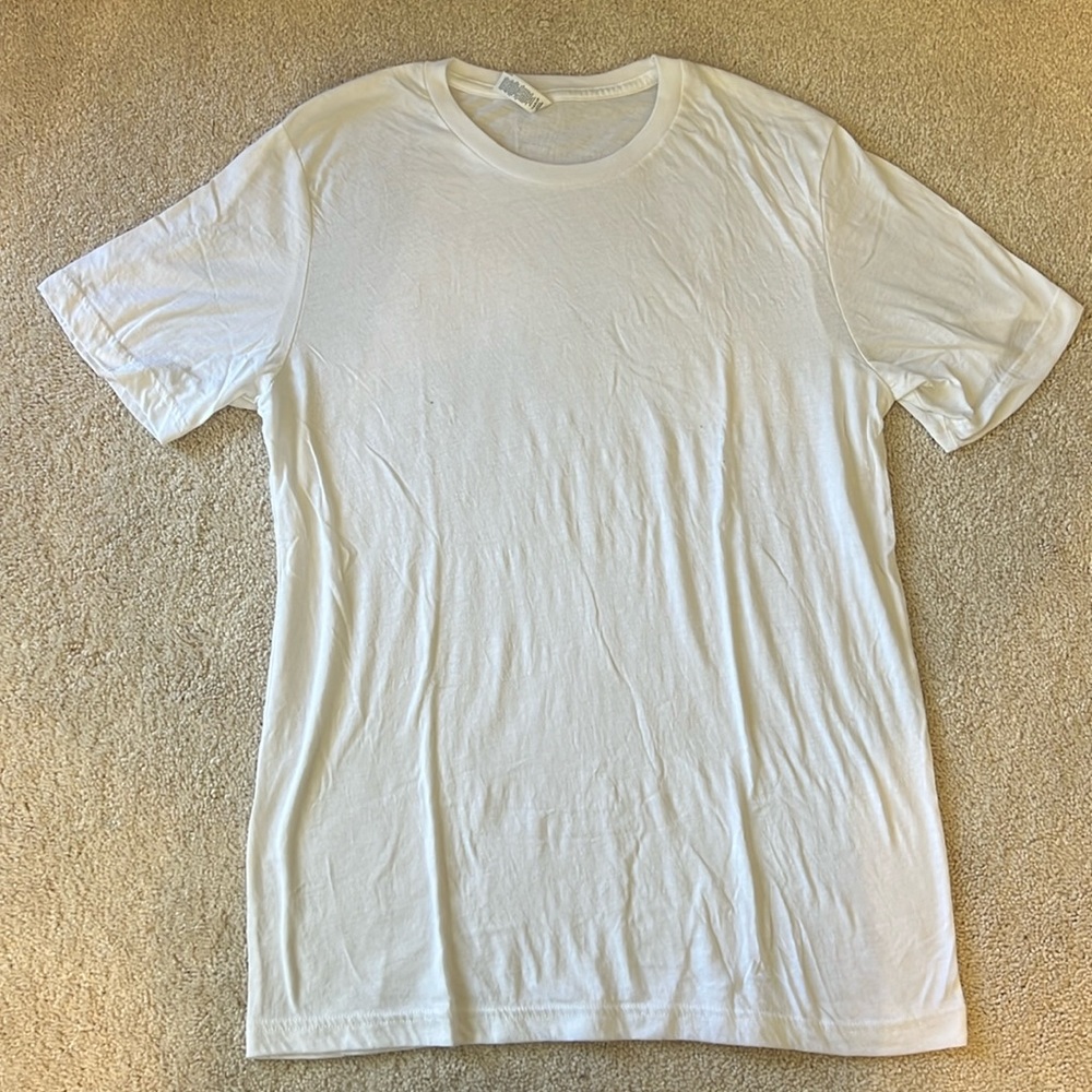 Plain white tshirt